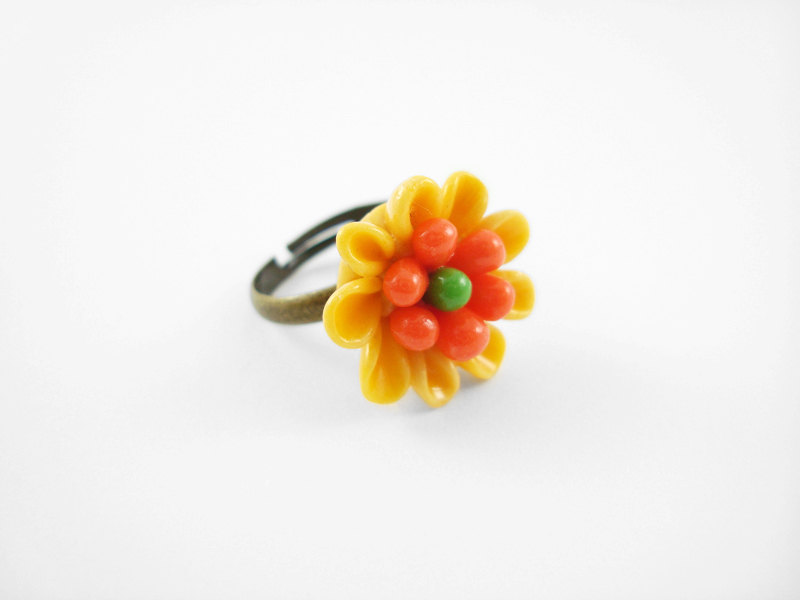 Yellow Clay Flower Adjustable Antique Bronze Ring